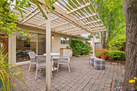 333 Orangewood Drive Healdsburg CA 95448