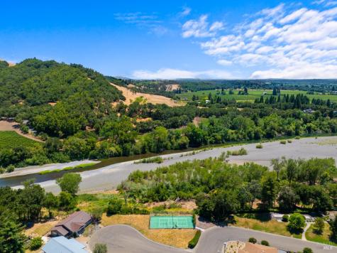 333 Orangewood Drive Healdsburg CA 95448