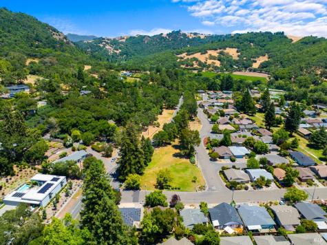 333 Orangewood Drive Healdsburg CA 95448