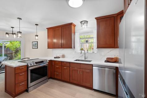 333 Orangewood Drive Healdsburg CA 95448