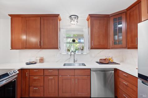 333 Orangewood Drive Healdsburg CA 95448
