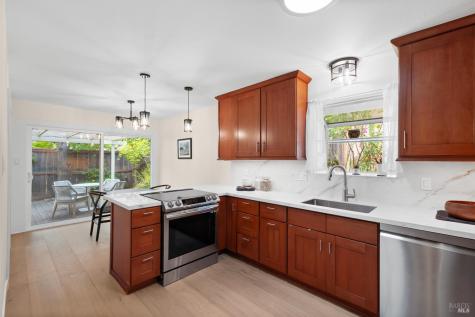 333 Orangewood Drive Healdsburg CA 95448