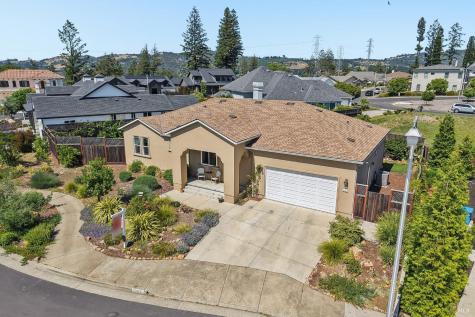 3746 Sawgrass Place Santa Rosa CA 95403