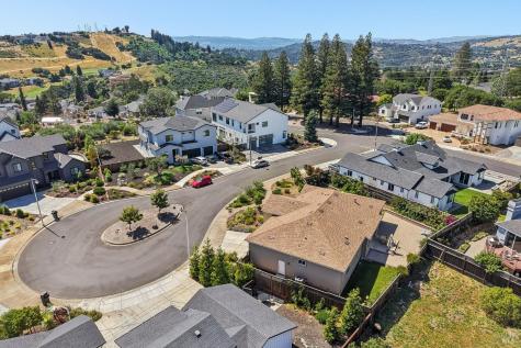 3746 Sawgrass Place Santa Rosa CA 95403