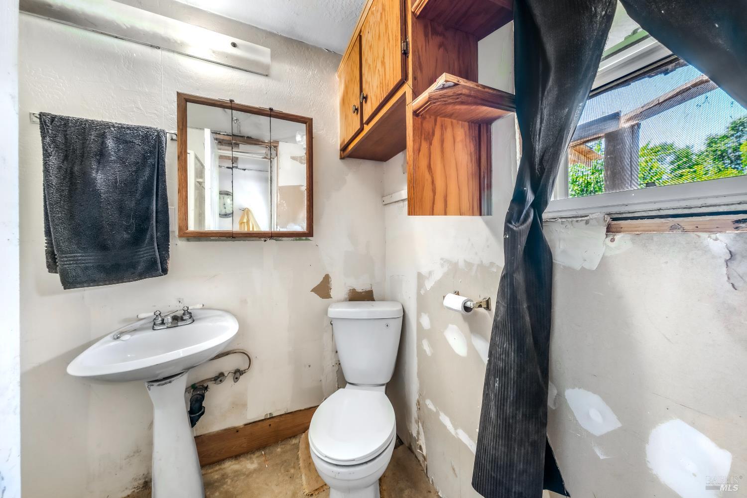 1129 Fresno Avenue Santa Rosa CA 95407
