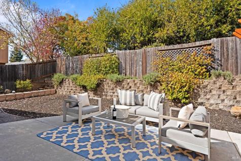 111 Philip Drive Healdsburg CA 95448