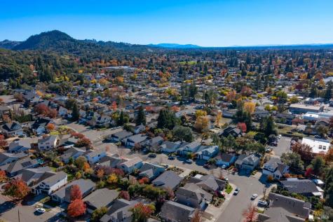 111 Philip Drive Healdsburg CA 95448