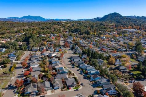 111 Philip Drive Healdsburg CA 95448