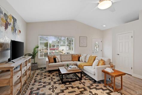 111 Philip Drive Healdsburg CA 95448