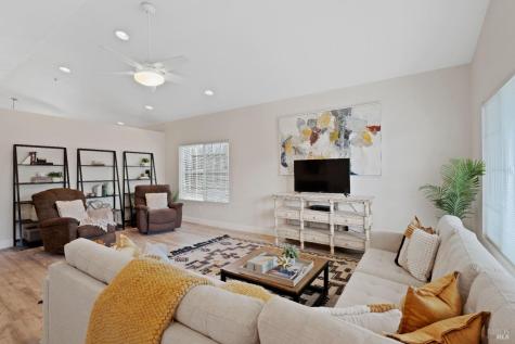 111 Philip Drive Healdsburg CA 95448