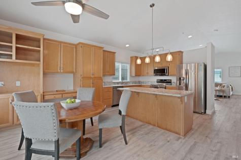111 Philip Drive Healdsburg CA 95448