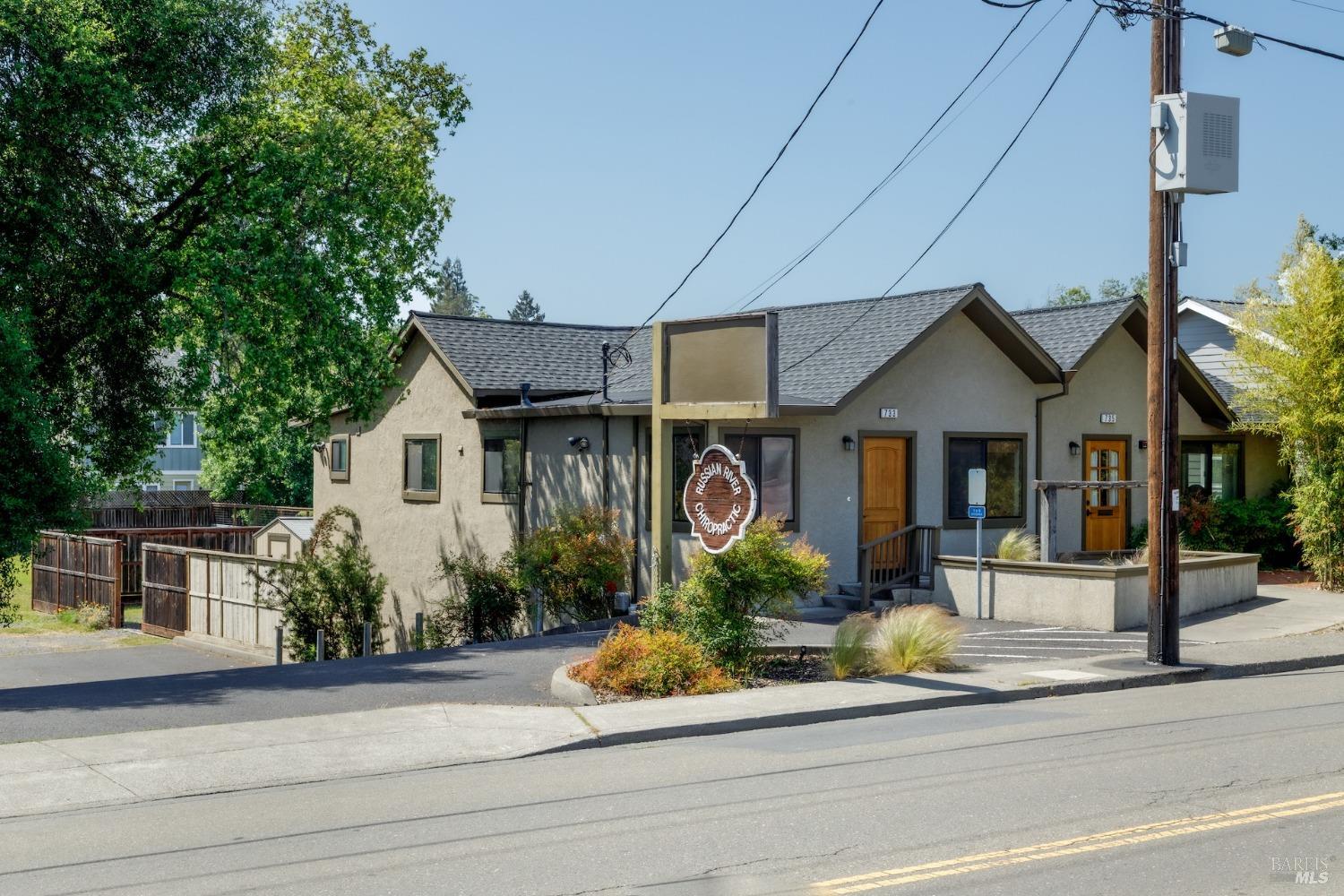 733-735 Healdsburg Avenue Healdsburg CA 95448