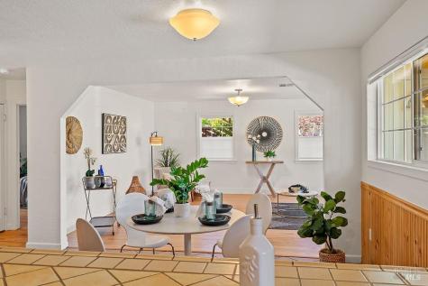 201 Triplett Drive Cloverdale CA 95425
