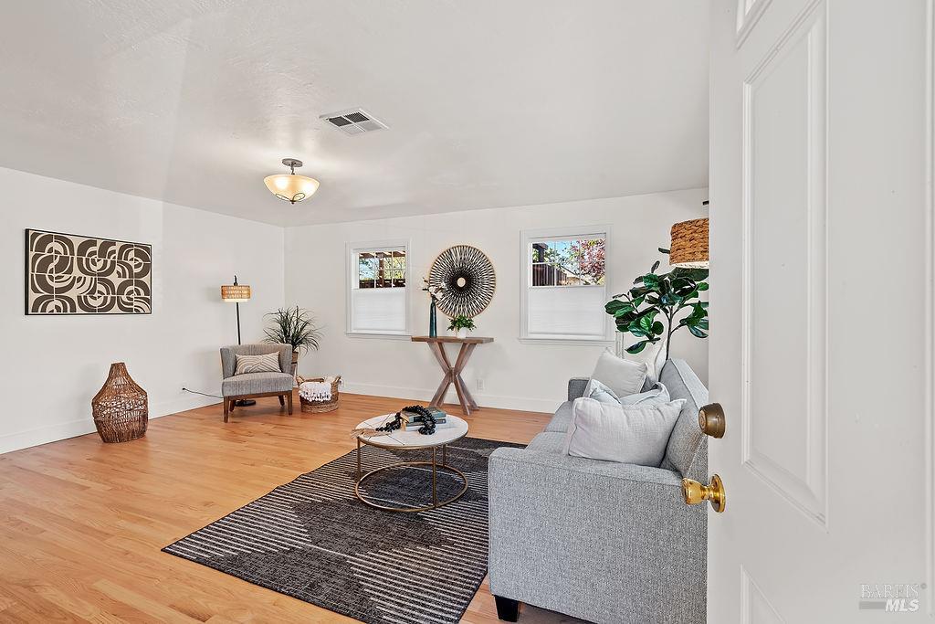 201 Triplett Drive Cloverdale CA 95425