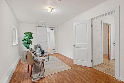 201 Triplett Drive Cloverdale CA 95425
