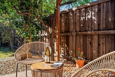 201 Triplett Drive Cloverdale CA 95425