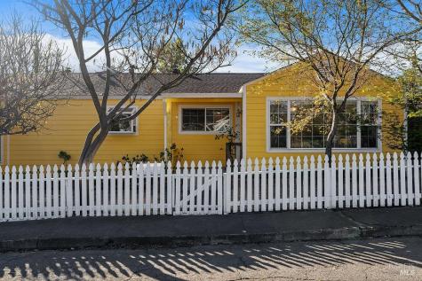 201 Triplett Drive Cloverdale CA 95425