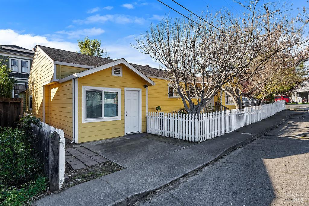 201 Triplett Drive Cloverdale CA 95425
