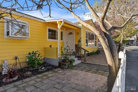 201 Triplett Drive Cloverdale CA 95425