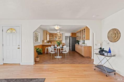 201 Triplett Drive Cloverdale CA 95425