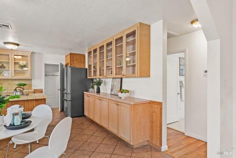 201 Triplett Drive Cloverdale CA 95425