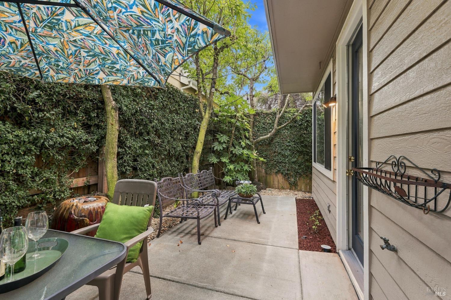 1189 Brighton View Circle Petaluma CA 94952