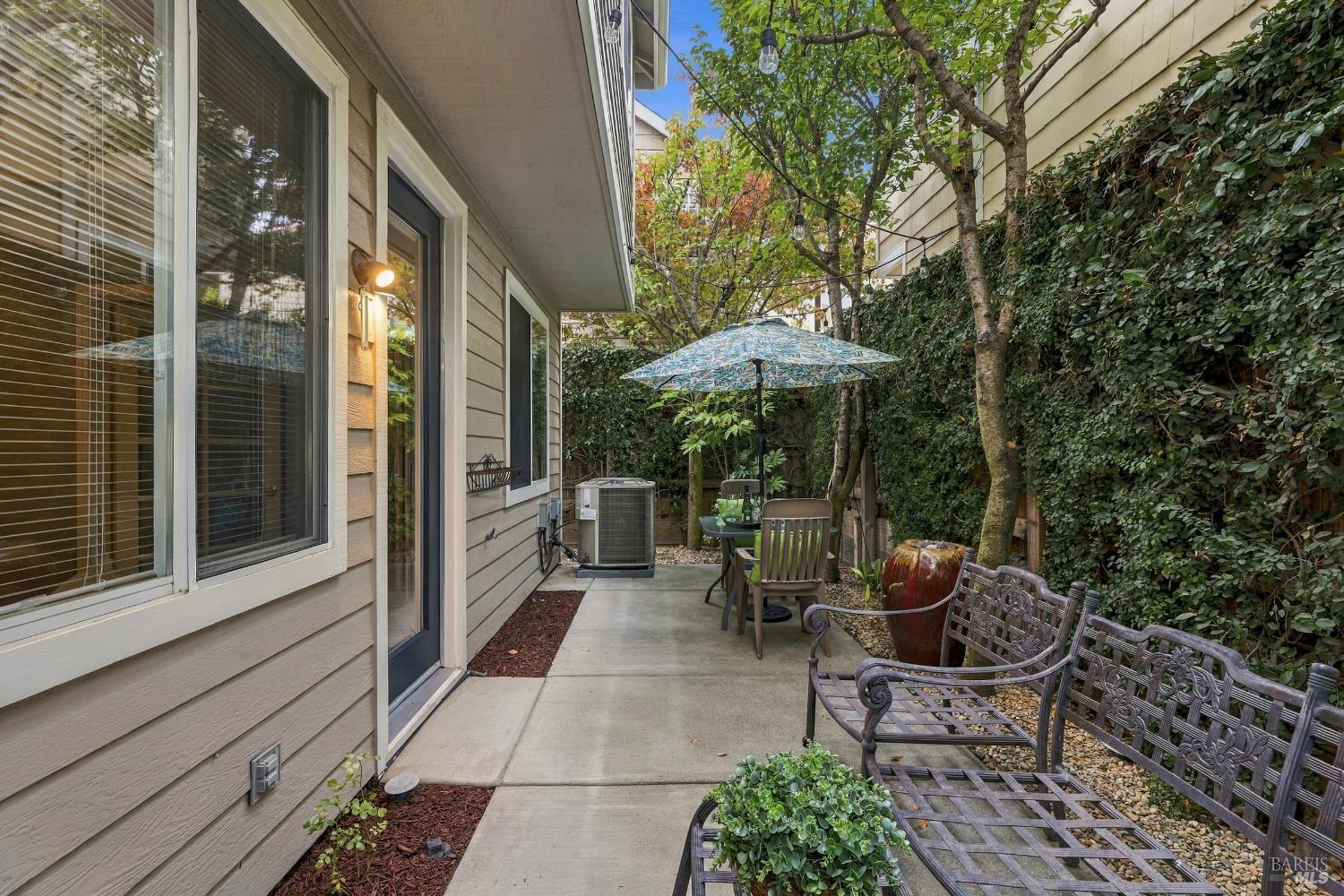 1189 Brighton View Circle Petaluma CA 94952