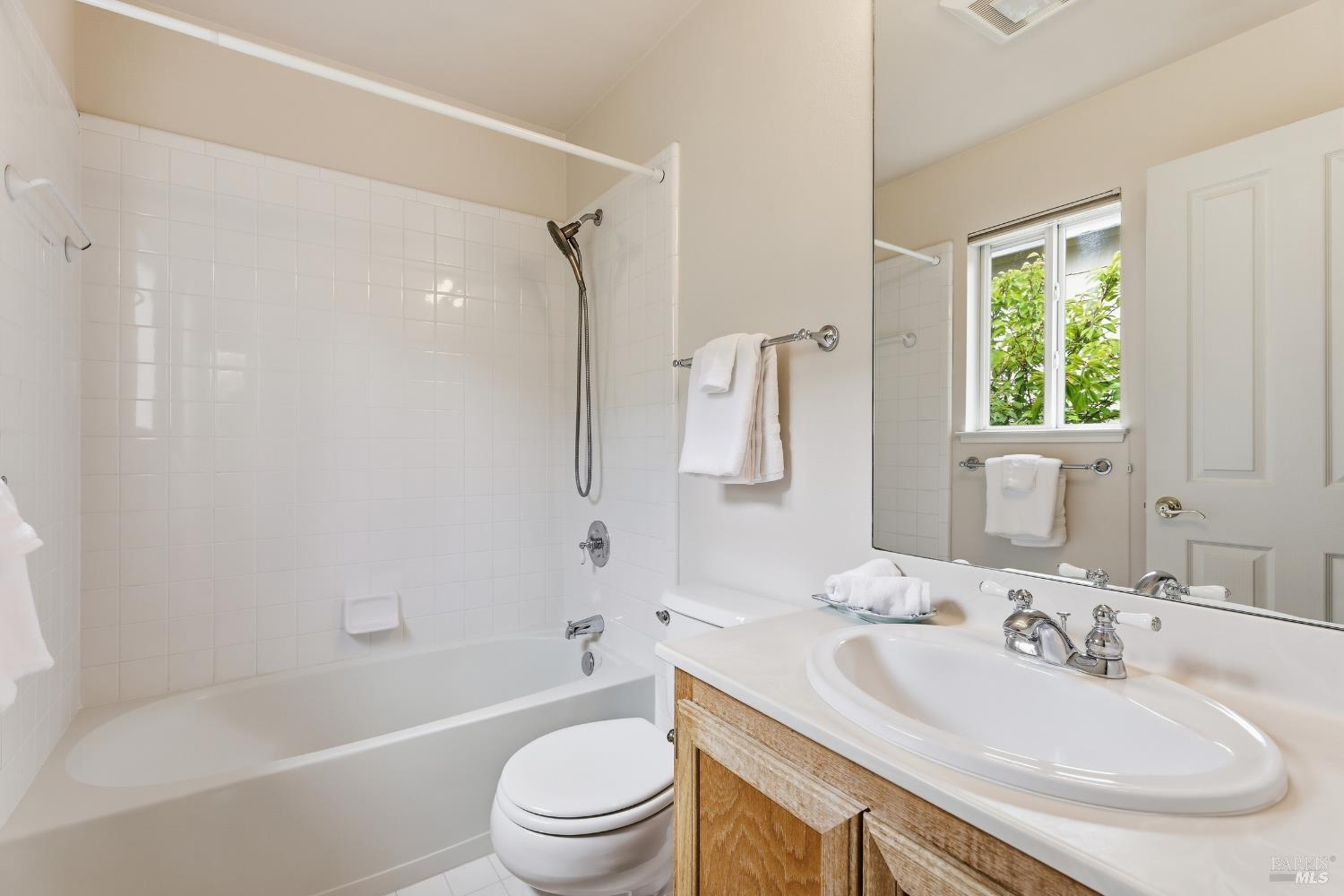1189 Brighton View Circle Petaluma CA 94952