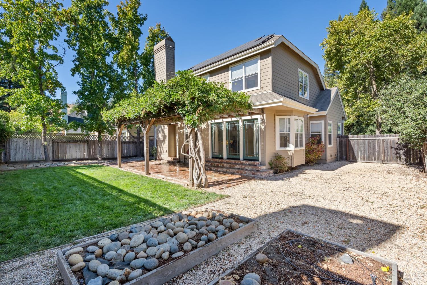73 Bosworth Lane Geyserville CA 95441