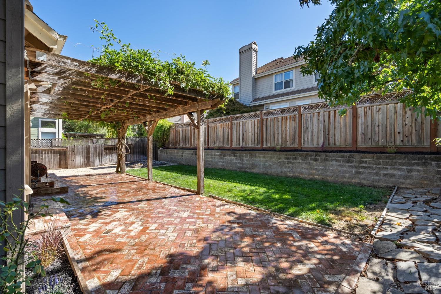 73 Bosworth Lane Geyserville CA 95441