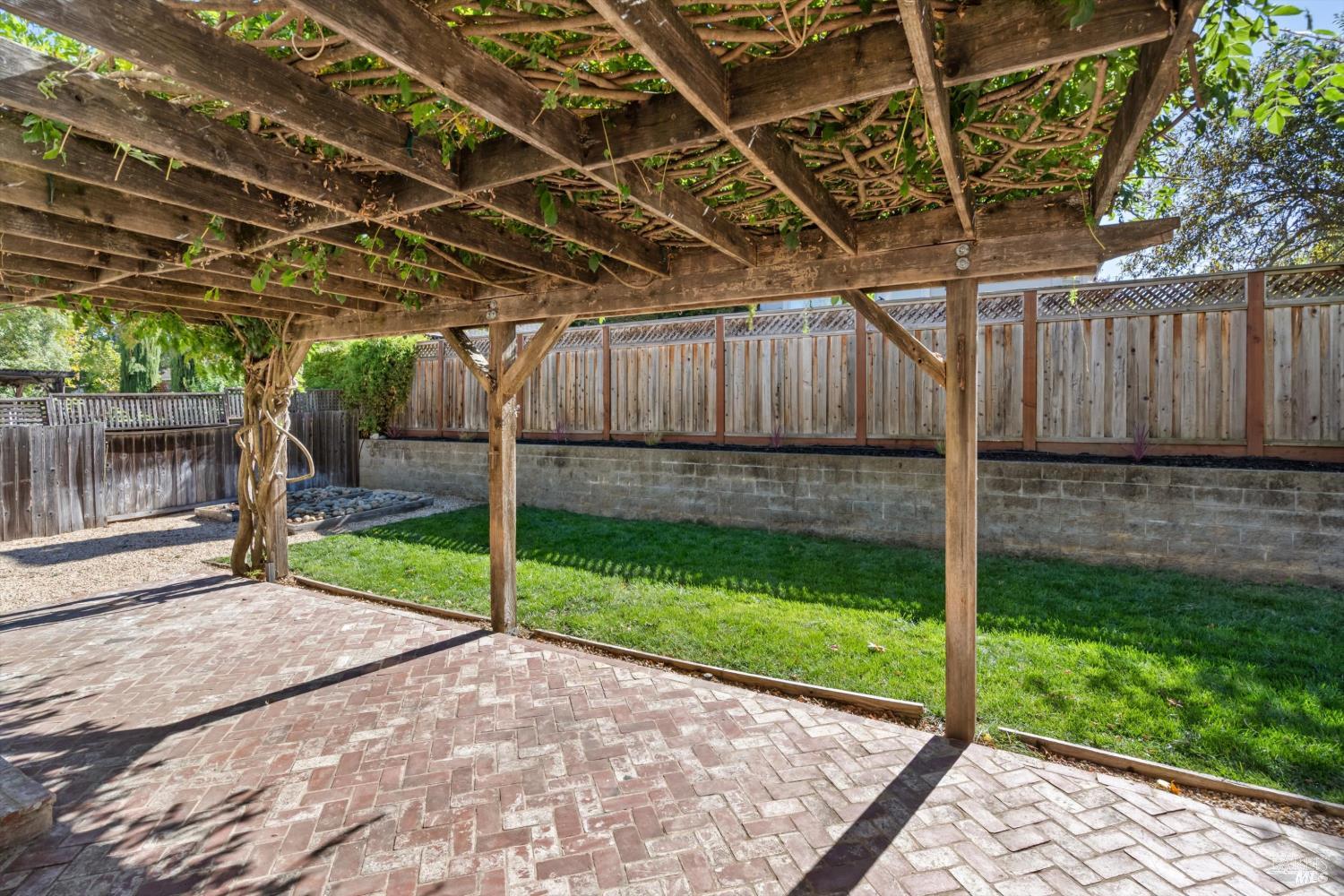73 Bosworth Lane Geyserville CA 95441