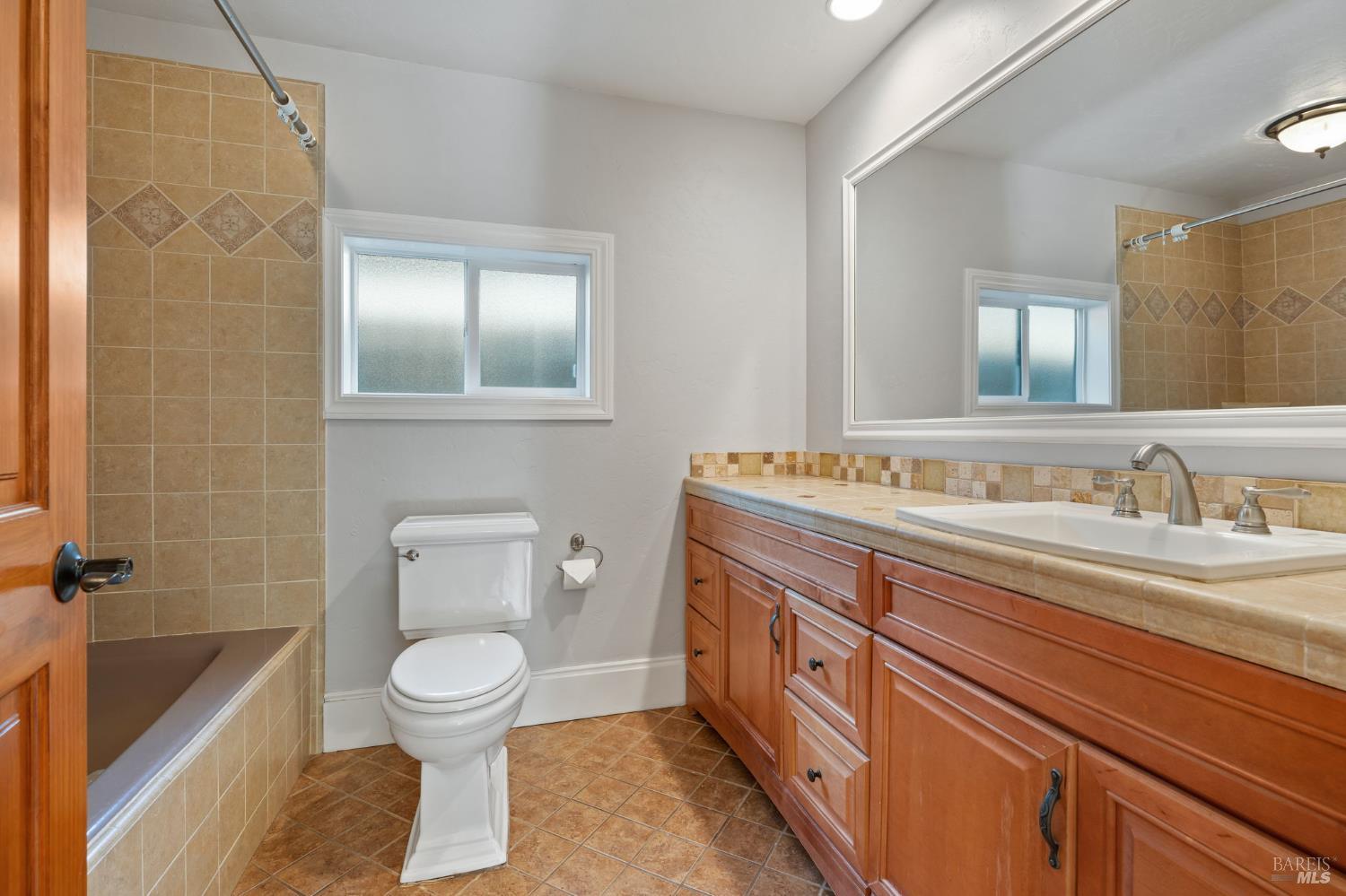 824 Prince Avenue Healdsburg CA 95448