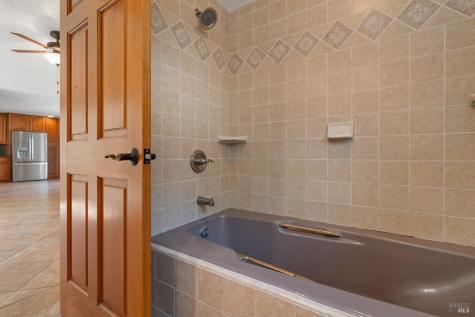 824 Prince Avenue Healdsburg CA 95448