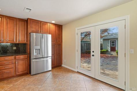 824 Prince Avenue Healdsburg CA 95448