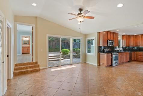 824 Prince Avenue Healdsburg CA 95448