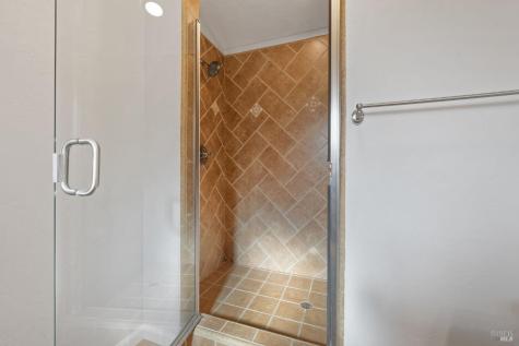 824 Prince Avenue Healdsburg CA 95448