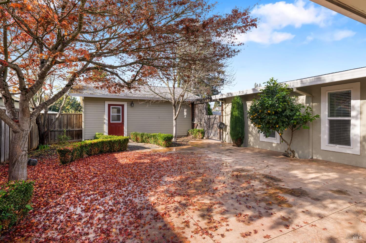824 Prince Avenue Healdsburg CA 95448
