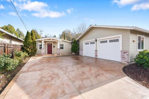 824 Prince Avenue Healdsburg CA 95448