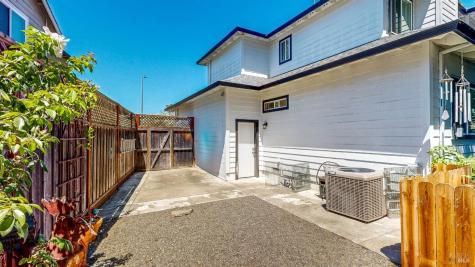 3481 Banyan Street Santa Rosa CA 95403