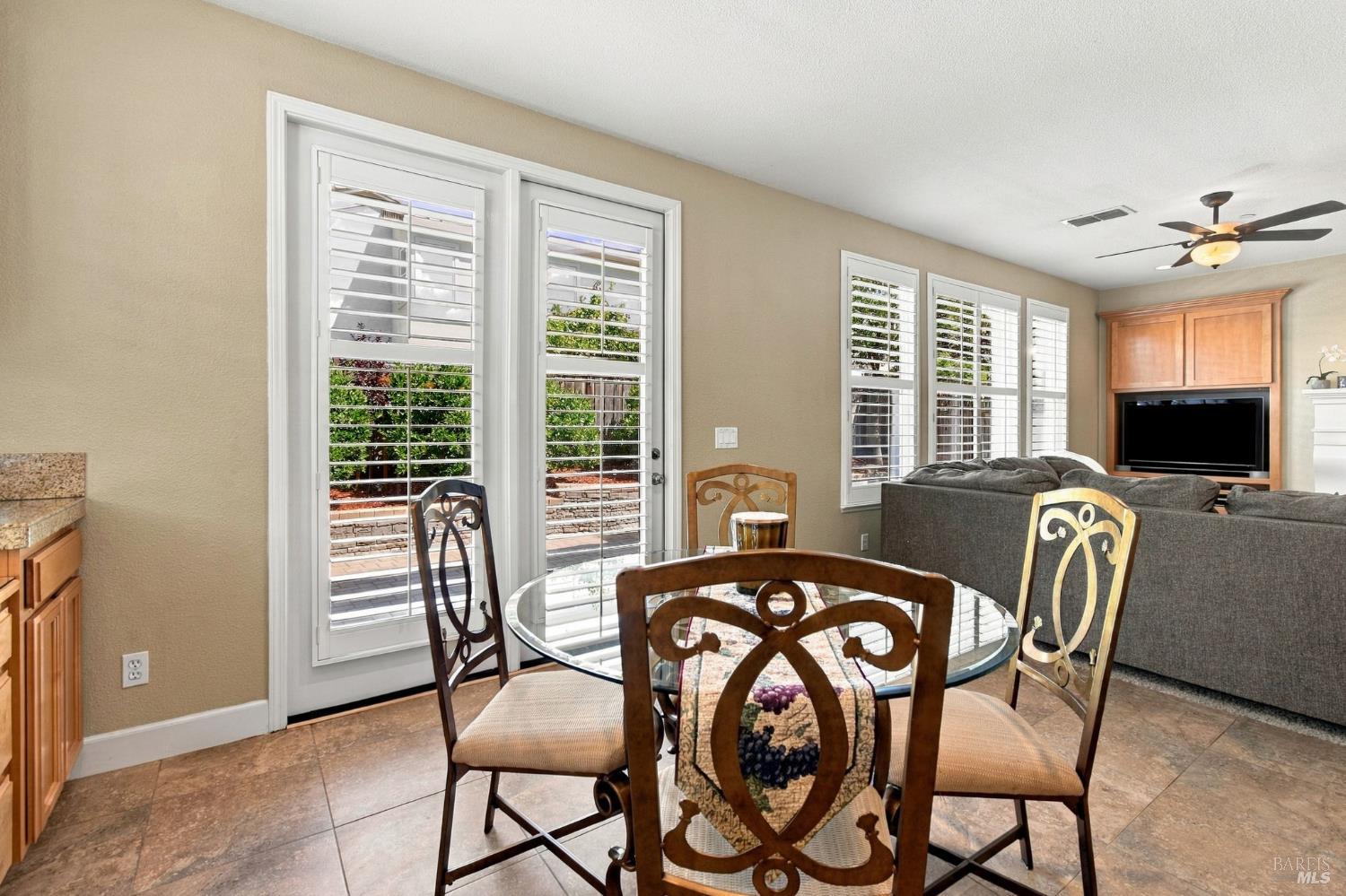 754 Burgundy Way Windsor CA 95492