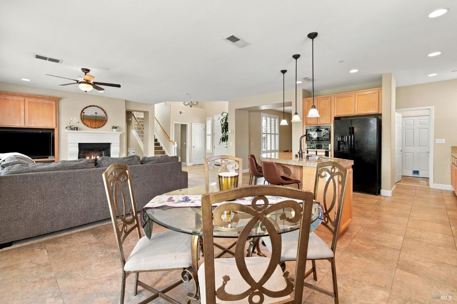 754 Burgundy Way Windsor CA 95492