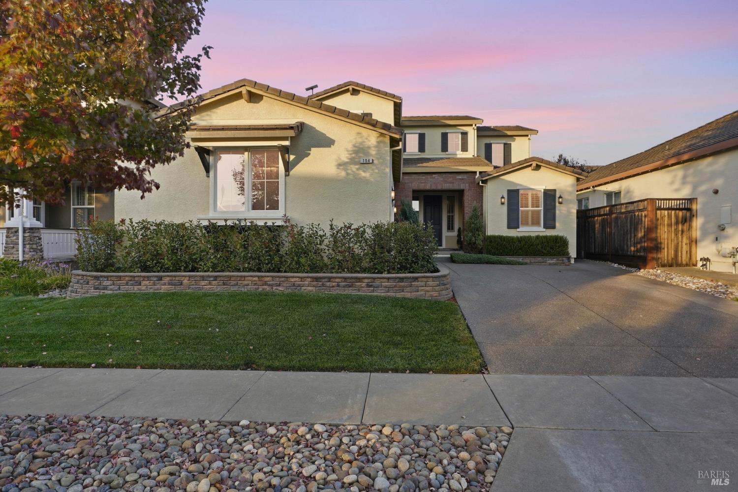 754 Burgundy Way Windsor CA 95492