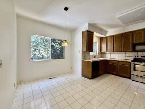 21330 Via Colombard Sonoma CA 95476