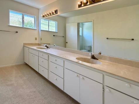 21330 Via Colombard Sonoma CA 95476