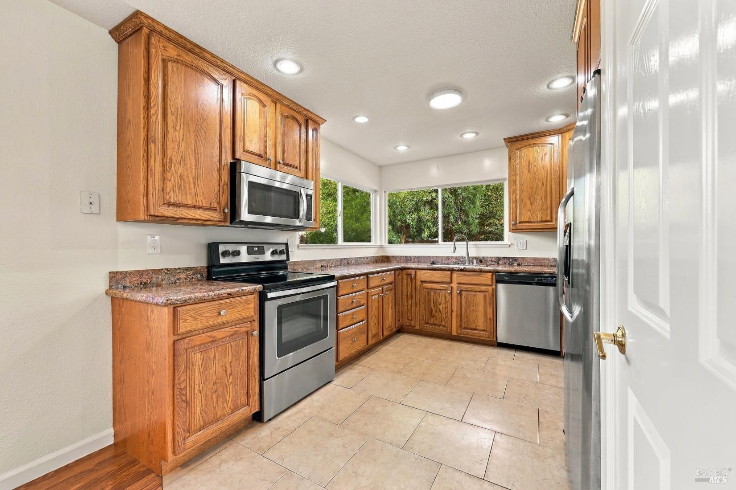 1208 Eric Court Rohnert Park CA 94928