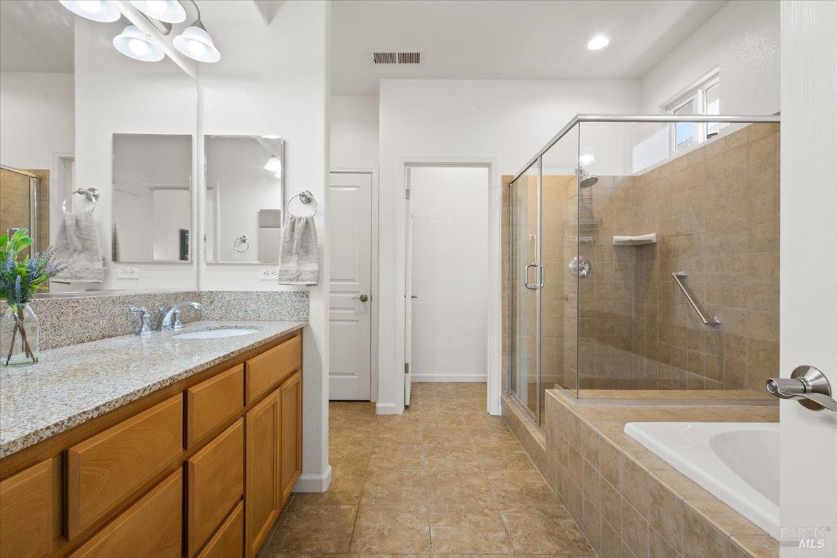 9240 Oak Trail Circle Santa Rosa CA 95409