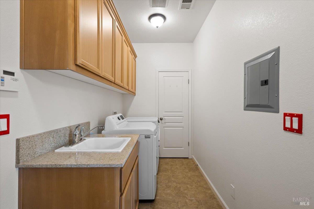 9240 Oak Trail Circle Santa Rosa CA 95409