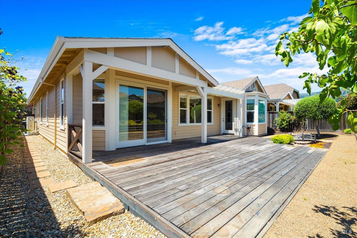 9240 Oak Trail Circle Santa Rosa CA 95409