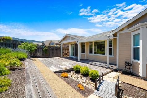 9240 Oak Trail Circle Santa Rosa CA 95409