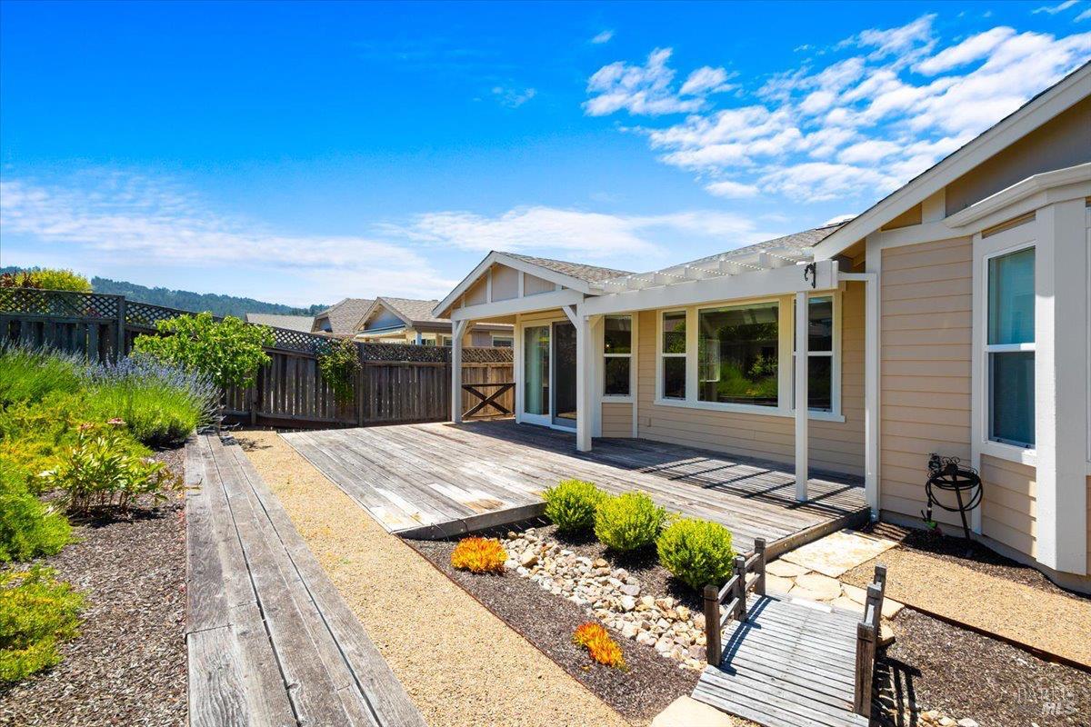 9240 Oak Trail Circle Santa Rosa CA 95409